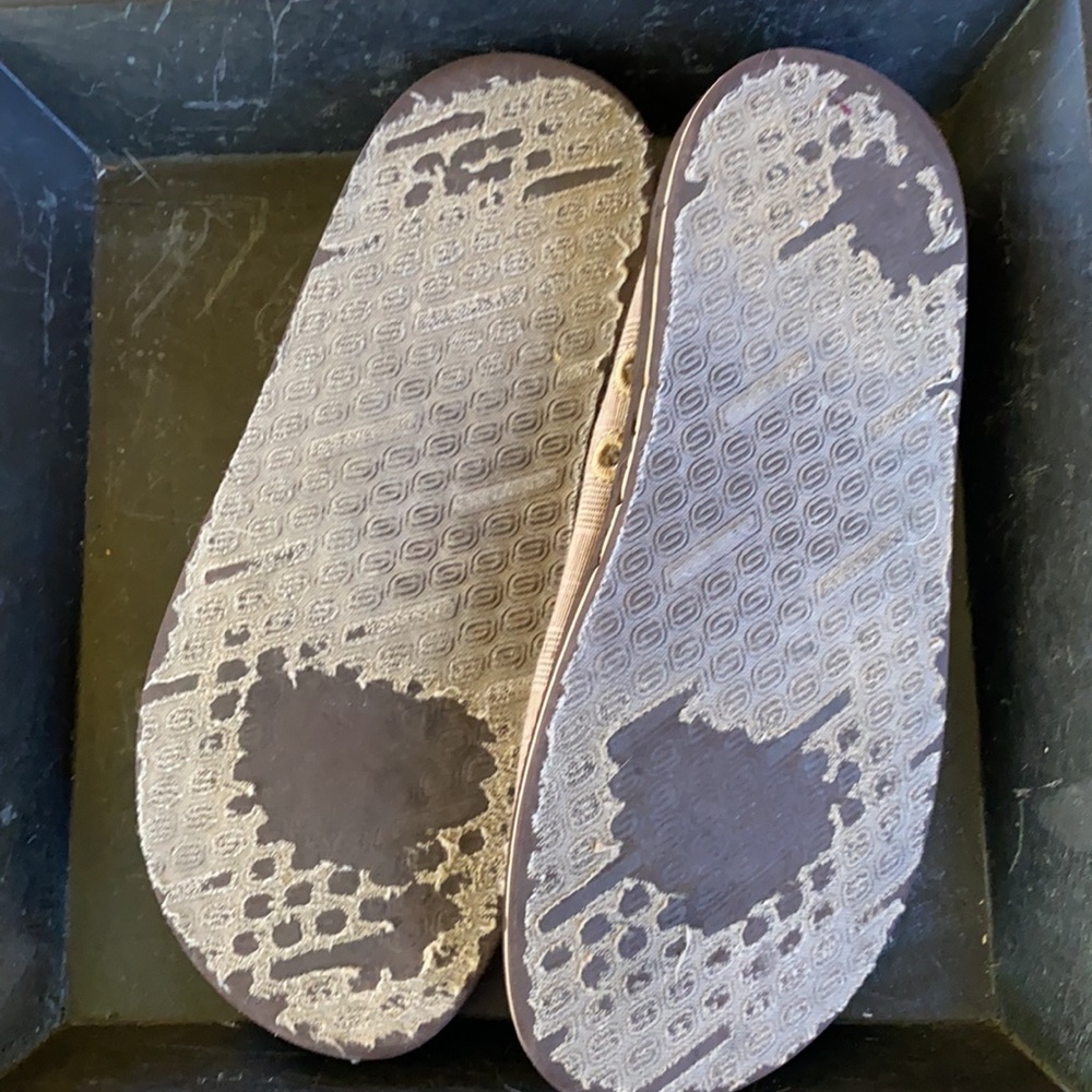 Sketchers Slides - Picture 7 of 8